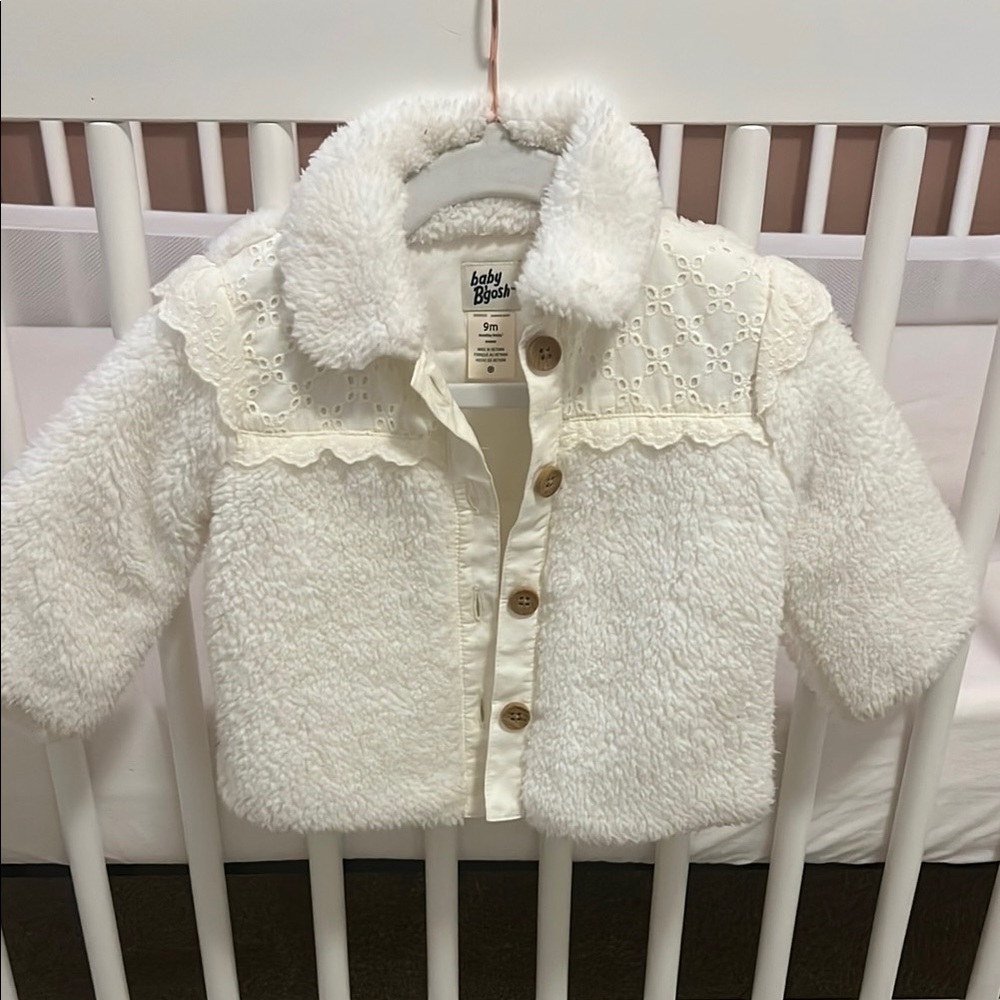 White Fleece Jacket - Picture 2 of 2